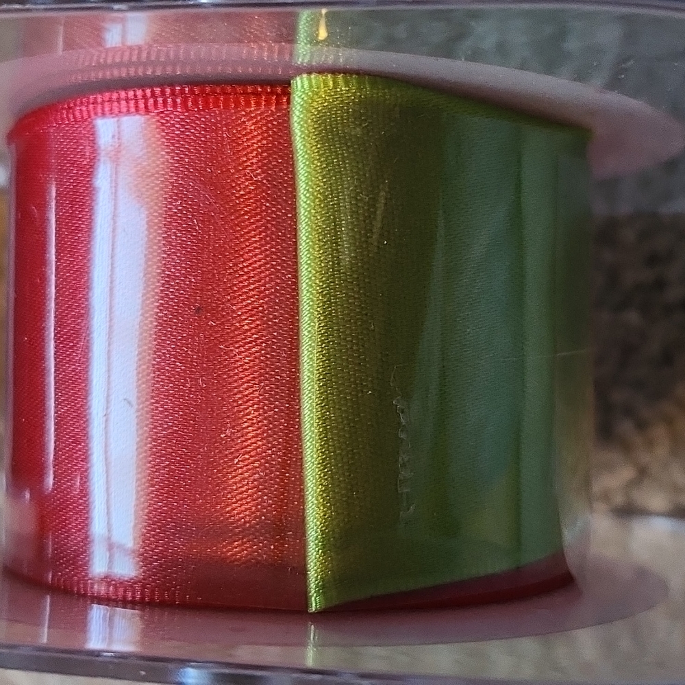 Crate & Barrel Ribbon - Picture 3 of 3